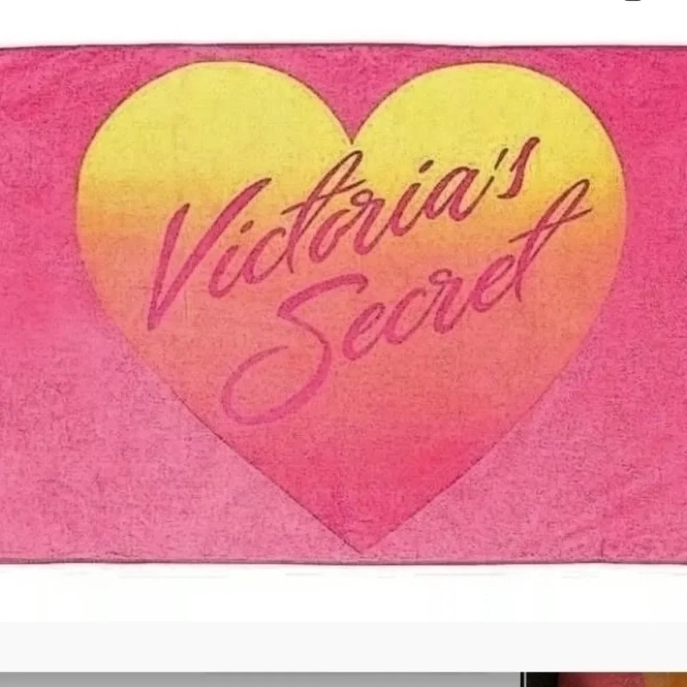 RARE Victoria’s Secret Pink Ombre Heart Beach Towel Discontinued